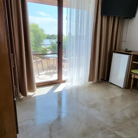 Δωμάτια σε οικογενειακή κατοικία Casa Boeriu